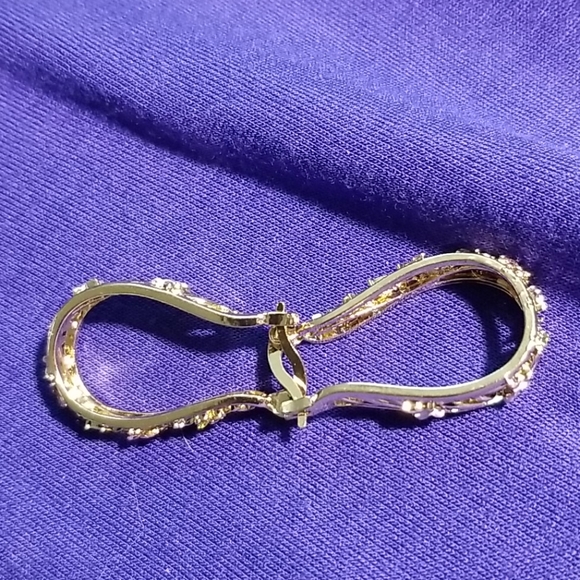 Gold, pink and green floral earrings (See Fifth Picture!) - Picture 2 of 6